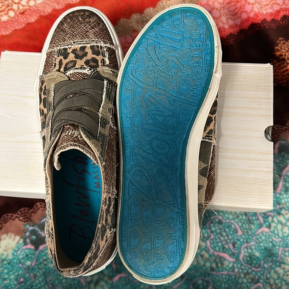 Size 10 womans blowfish (Marley) - Picture 2 of 3